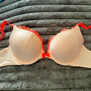 Sexy Victoria Secret 34C